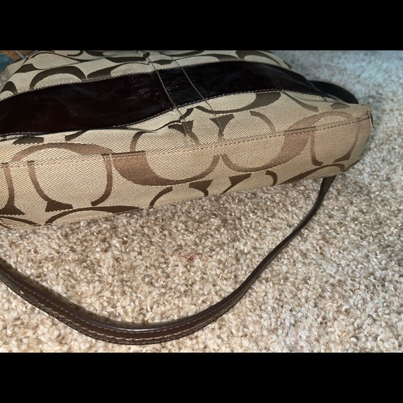 Jumbo Monogram Coach crossbody - Picture 5 of 7